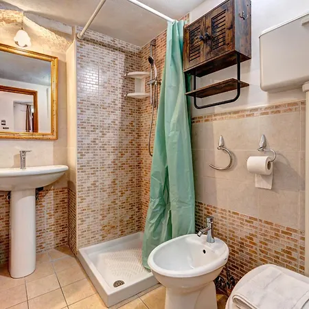 La Divine Maison أوستوني